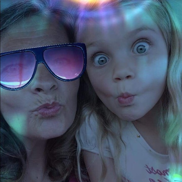 Meet your Posher, Corri - Picture 8 of 9